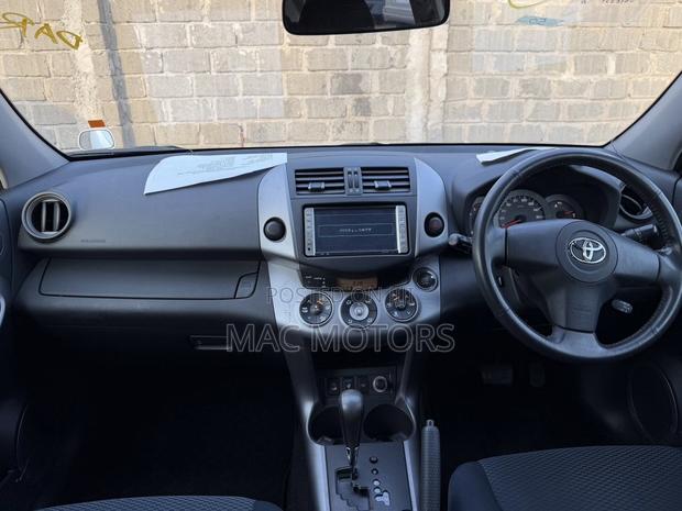Toyota RAV4 2006 White