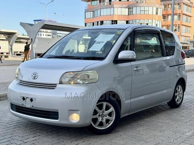 Toyota Porte 1.5 FWD 2008 Silver