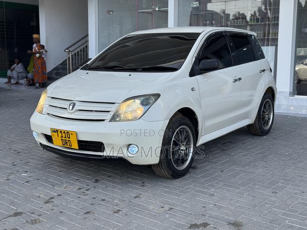 Toyota IST 2003 White