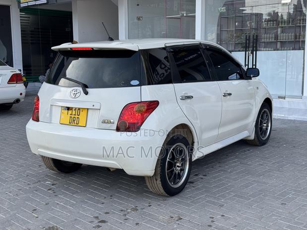 Toyota IST 2003 White