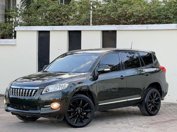 Toyota Vanguard 2010 Green
