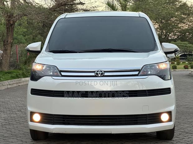 Toyota Spade 1.5 2013 White