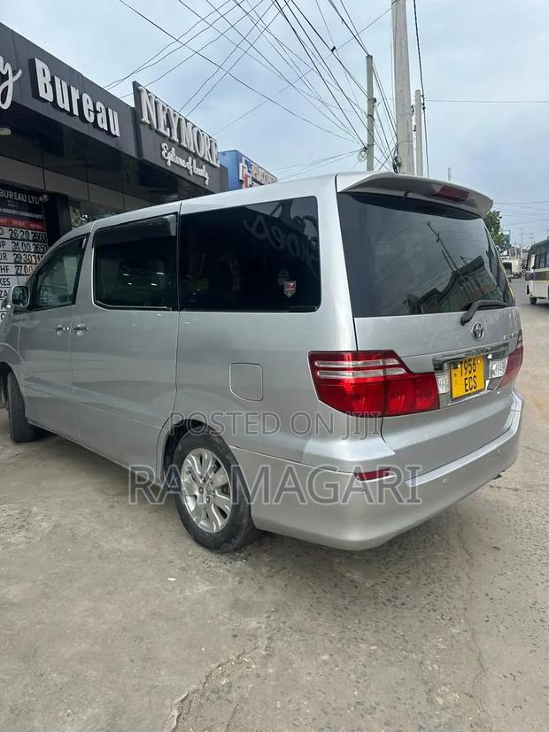 Toyota Alphard 2004 Silver