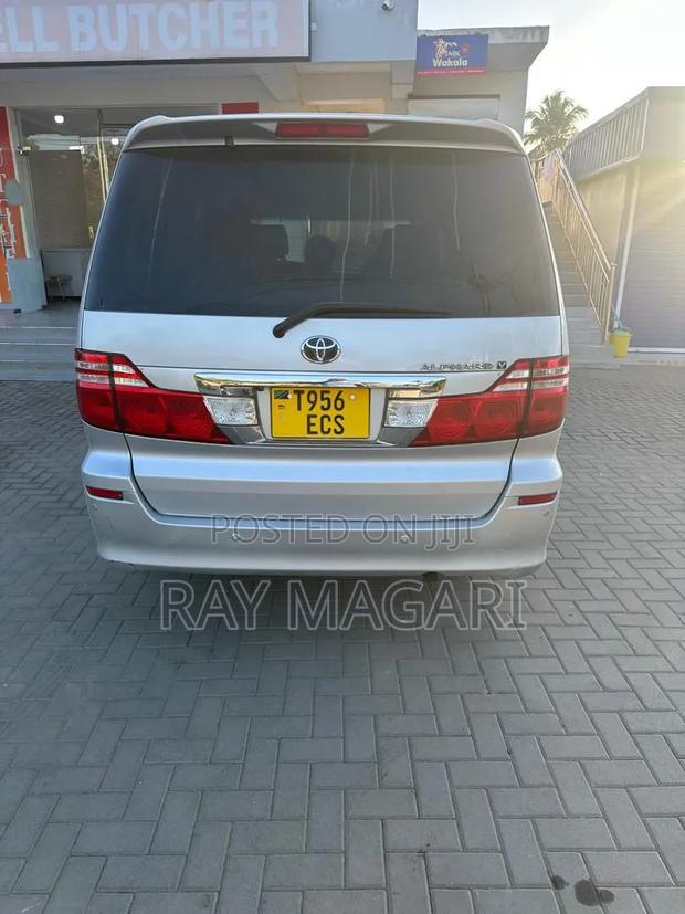 Toyota Alphard 2004 Silver