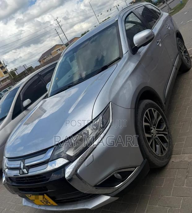 Mitsubishi Outlander 2015 Silver