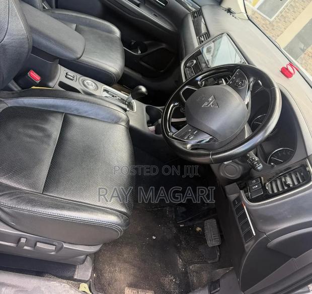 Mitsubishi Outlander 2015 Silver