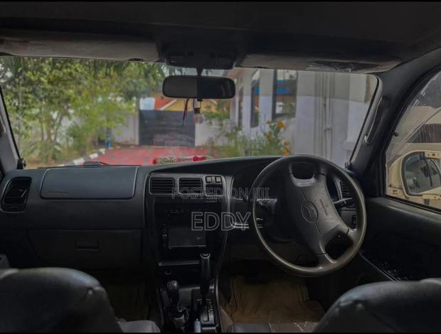 Toyota Hilux Surf 2004 Gray