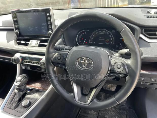 Toyota RAV4 2021 Ivory