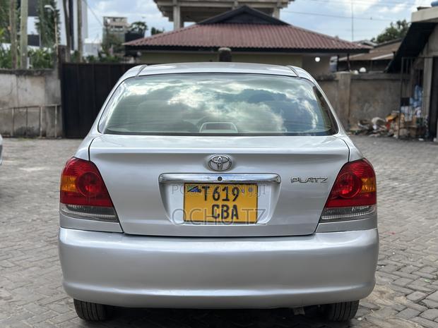 Toyota Platz 1.3 AWD 2003 Silver