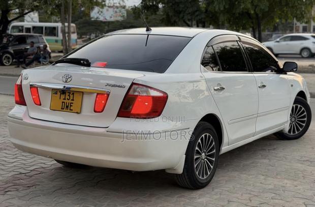 Toyota Premio 2005 White