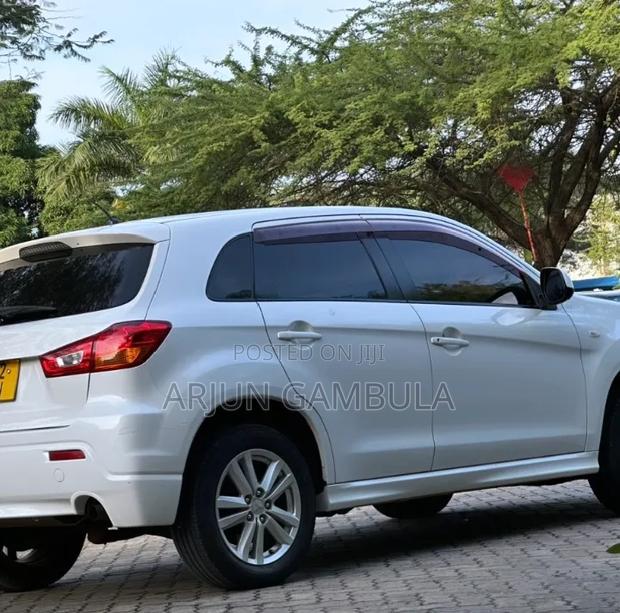 Mitsubishi RVR 2010 White