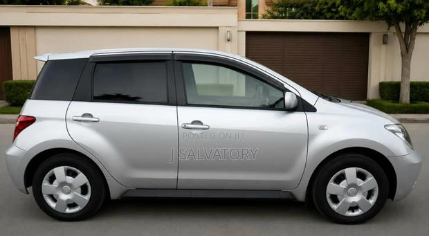 Toyota IST 2005 Silver