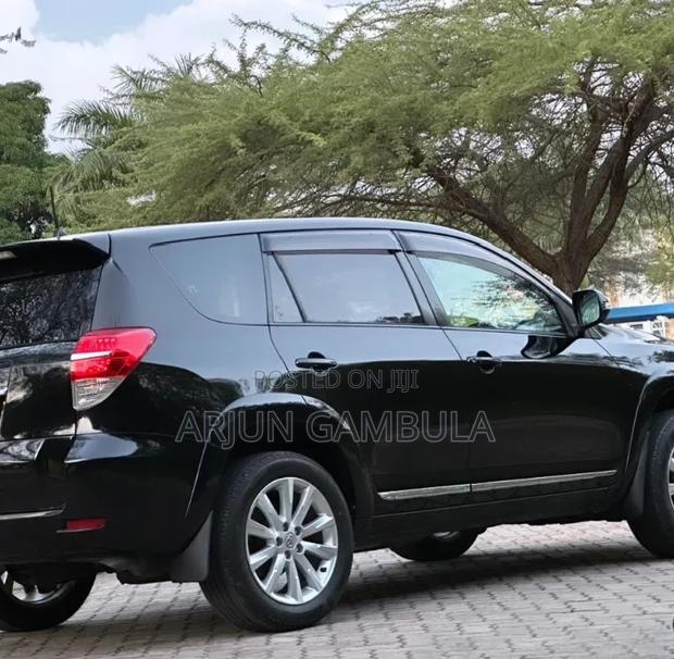 Toyota Vanguard 2010 Black