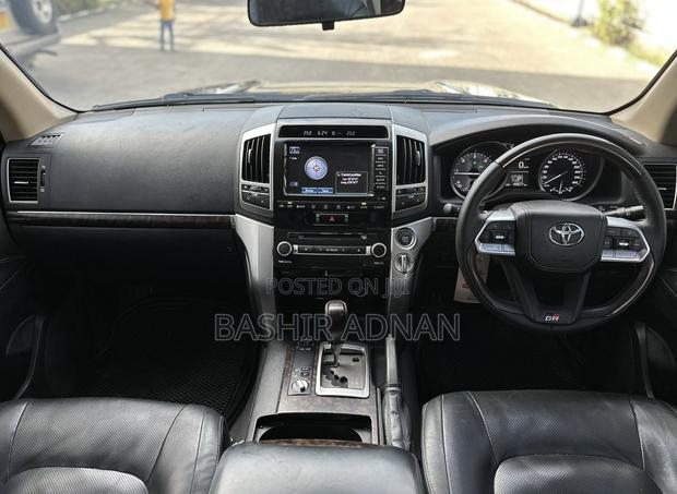 Toyota Land Cruiser 2012 Gray