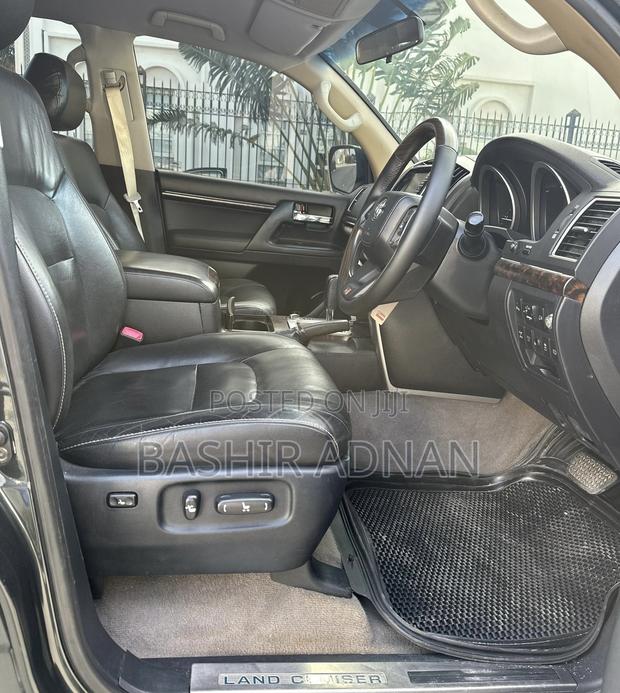 Toyota Land Cruiser 2012 Gray