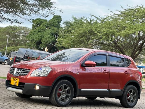 Nissan Dualis 2010 Orange