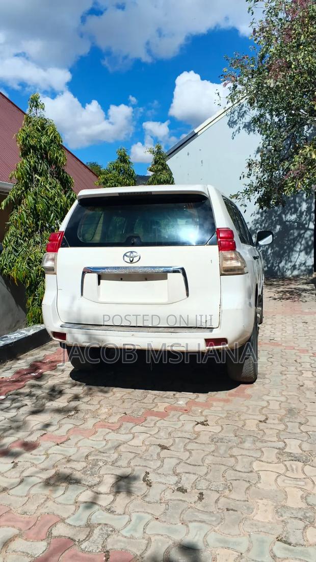 Toyota Land Cruiser Prado 2009 White