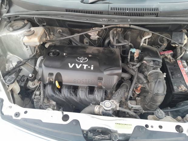 Toyota IST 2004 Silver