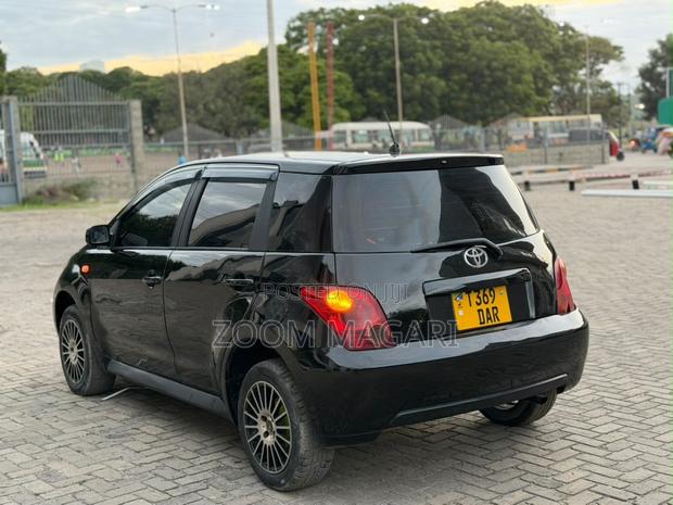 Toyota IST 2004 Black