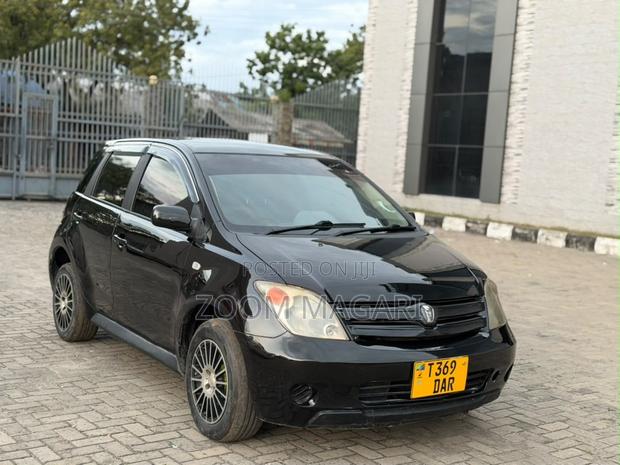 Toyota IST 2004 Black