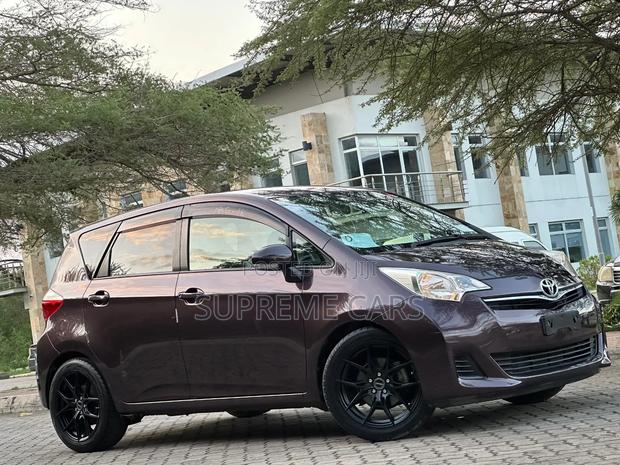 Toyota Ractis 2013 Burgundy