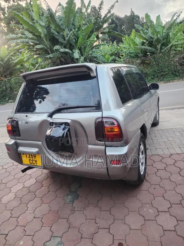 Toyota RAV4 Automatic 2000 Silver