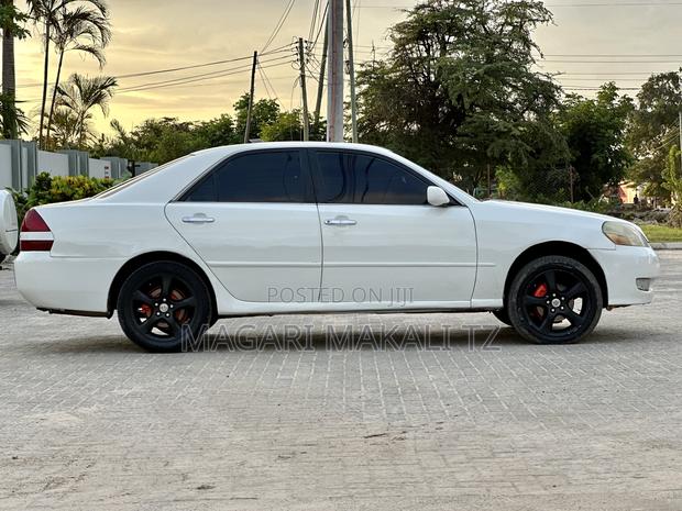 Toyota Mark II 2002 White