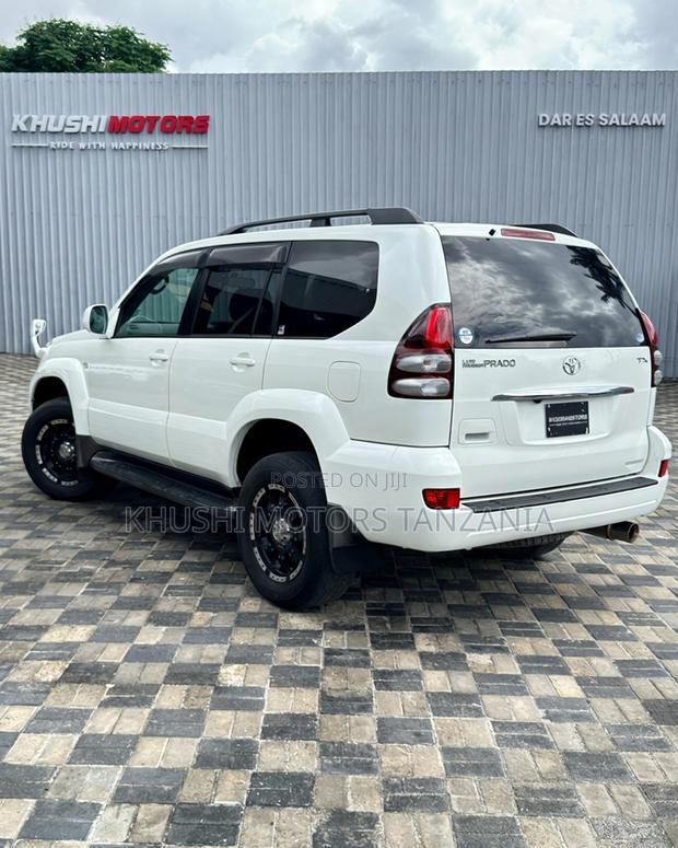 Toyota Land Cruiser 2008 White