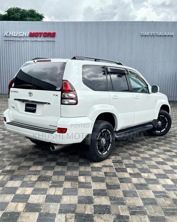 Toyota Land Cruiser 2008 White