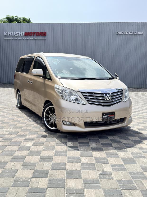 Toyota Alphard 2008 Gold