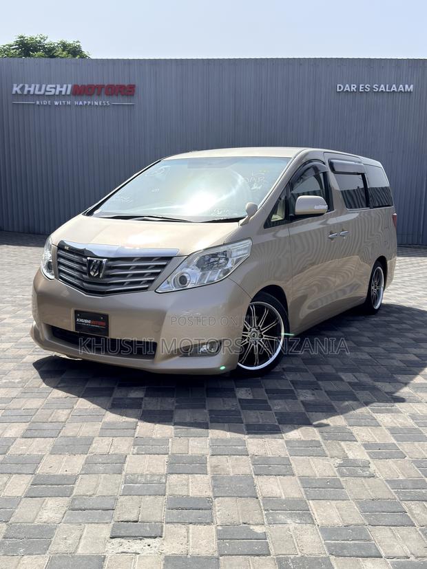 Toyota Alphard 2008 Gold
