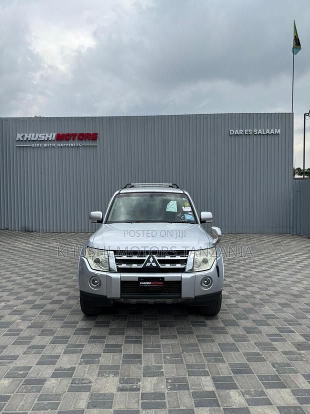 Mitsubishi Pajero 2007 Silver