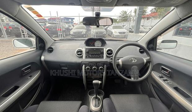 Toyota IST 2004 White