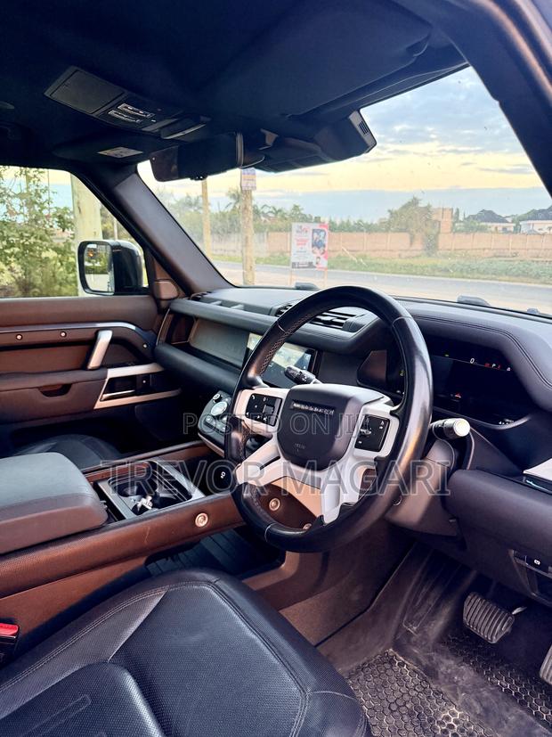 Land Rover Defender 2021 Blue