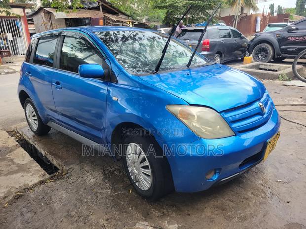 Toyota IST 2003 Blue