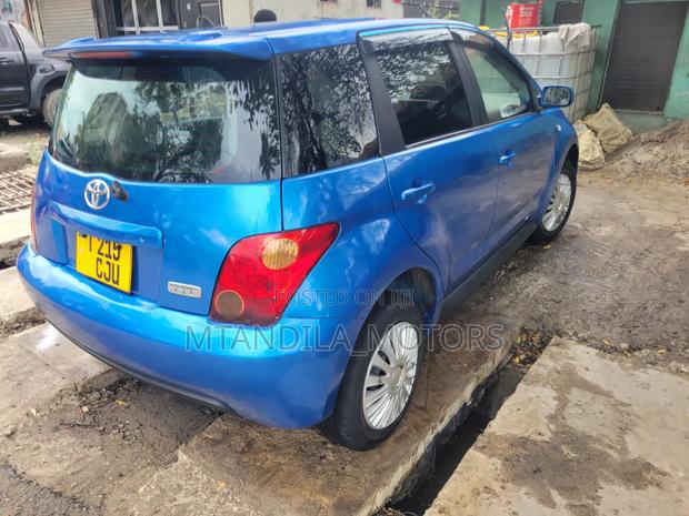 Toyota IST 2003 Blue