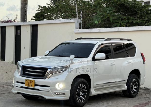 Toyota Land Cruiser Prado 2016 White