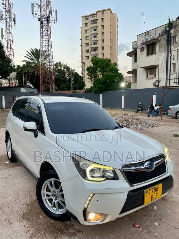 Subaru Forester 2.0XT Premium 4dr SUV AWD (2.0L 4cyl Turbo CVT) 2014 White