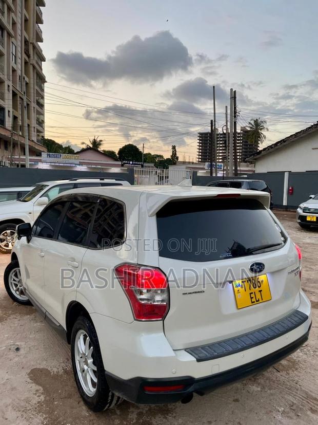 Subaru Forester 2.0XT Premium 4dr SUV AWD (2.0L 4cyl Turbo CVT) 2014 White