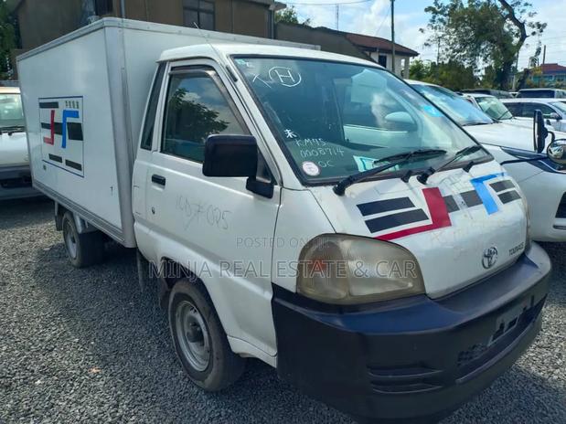 Toyota TownAce 2002 White