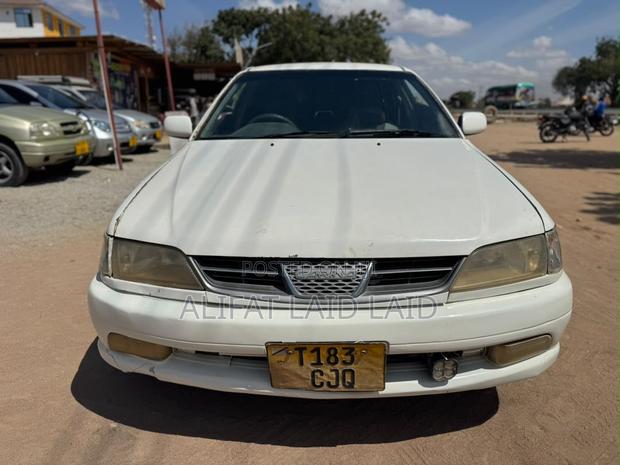 Toyota Carina 1.5 FWD Sedan 2001 White