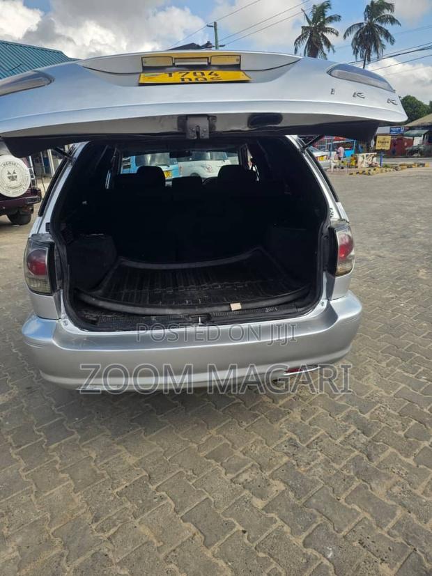 Toyota Harrier 2003 Silver