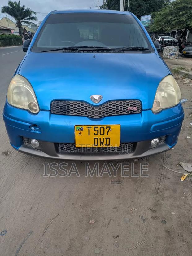 Toyota Vitz 2006 Blue