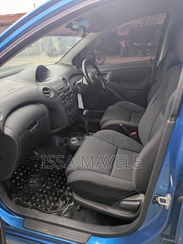 Toyota Vitz 2006 Blue