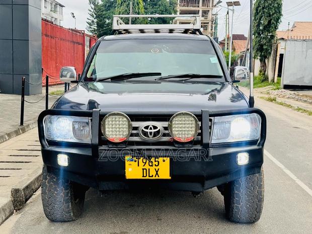 Toyota Land Cruiser 2005 Black