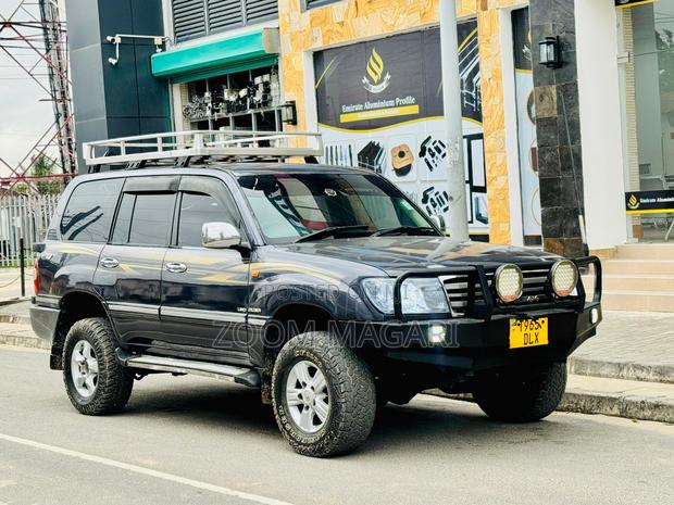 Toyota Land Cruiser 2005 Black