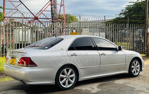 Toyota Crown 2006 Silver