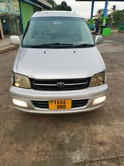 Toyota Noah 2.0 AWD (8 Seater) 2001 Silver for sale