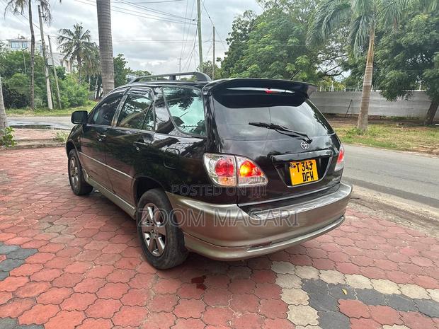 Toyota Harrier 2002 Black