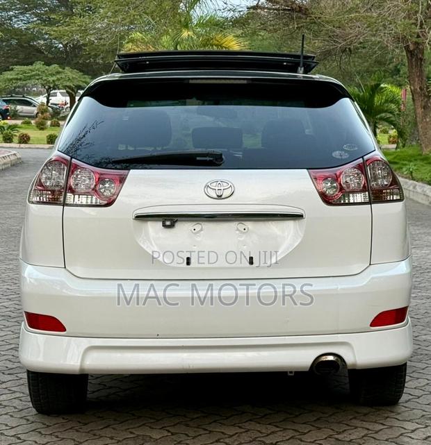 Toyota Harrier 2005 White